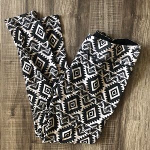 Aztec pattern leggings